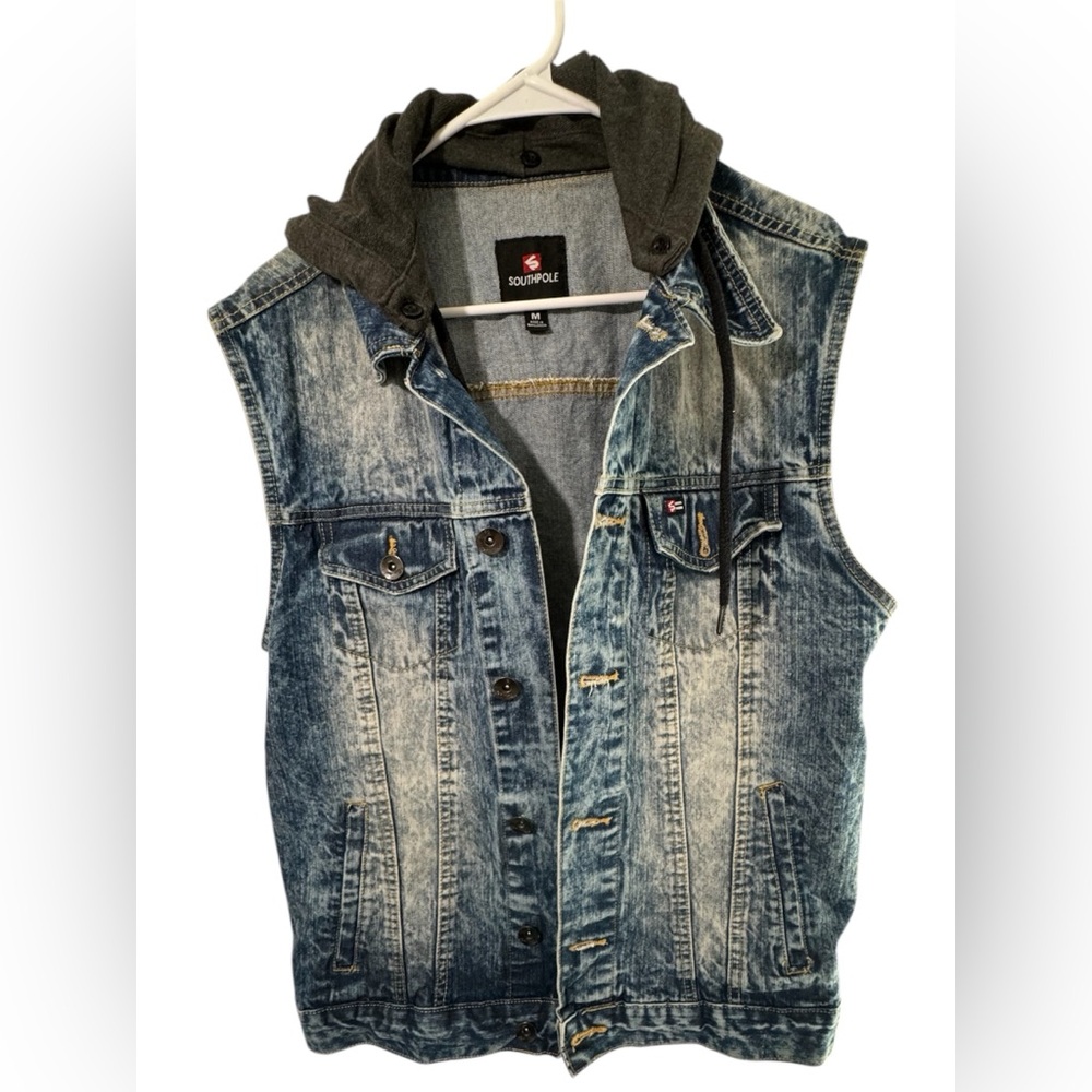 Men’s two tone denim vest